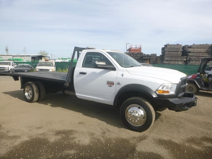 2011-dodge-ram-5500-image-2