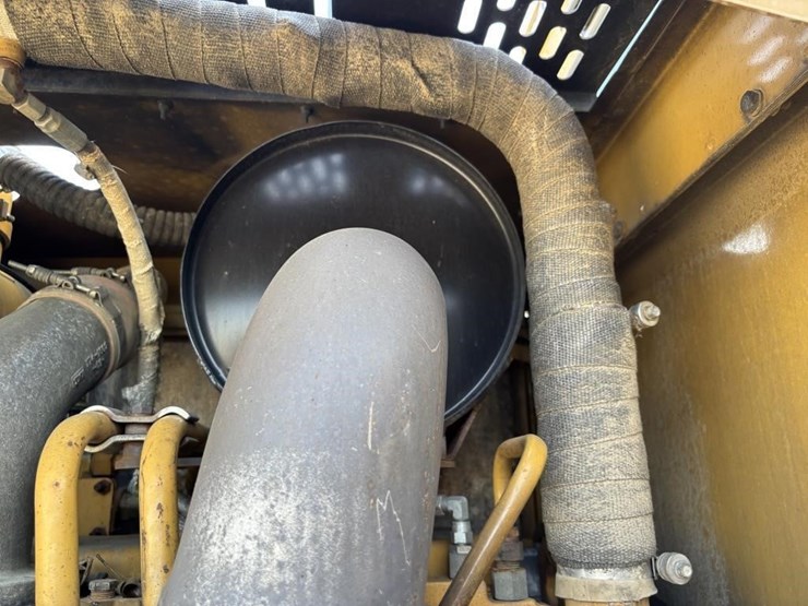 2006-caterpillar-143h-image-84