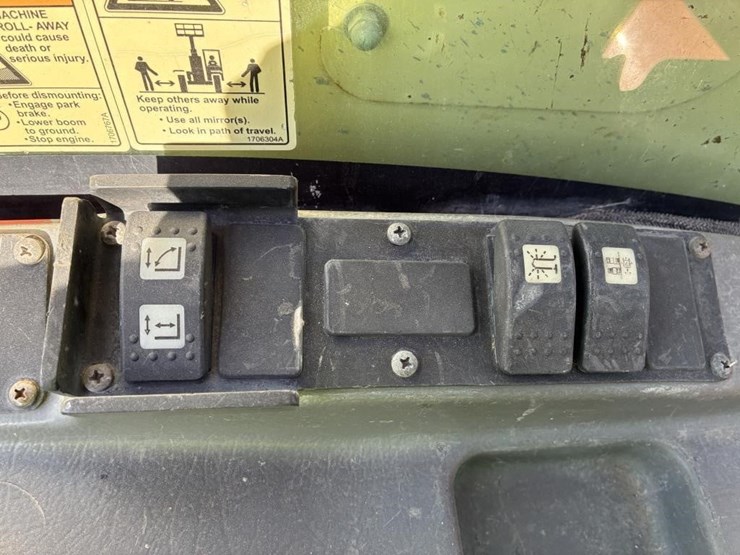 2015-jlg-g5-18a-image-18