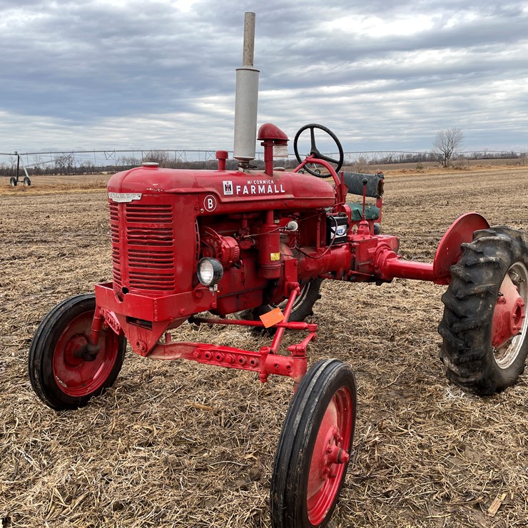 #108 • McCormick Farmall B Gas Tractor