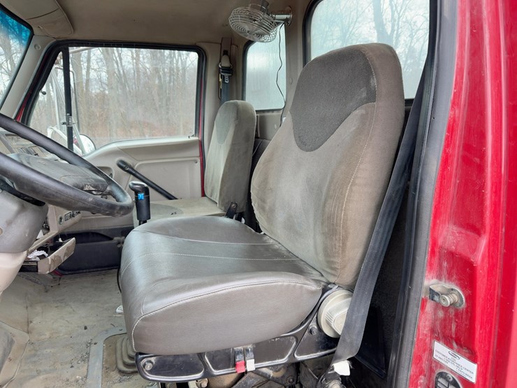 2000-sterling-lt8500-image-27