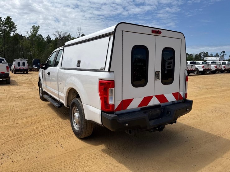 2017-ford-f250-xl-image-3