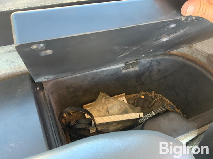 2009-new-holland-cr9060-image-11