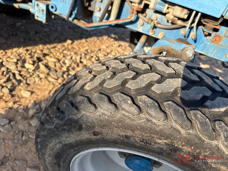 new-holland-1720-image-11