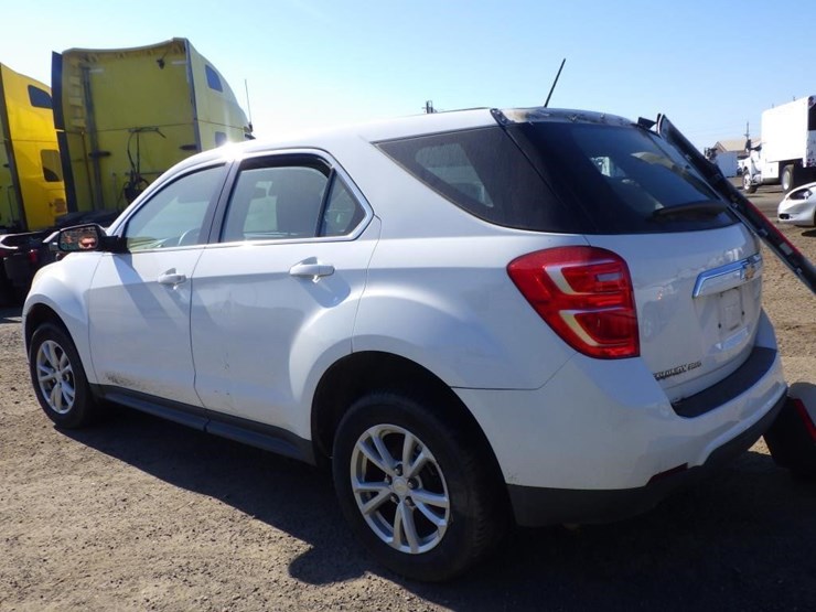 2017-chevrolet-equinox-image-4