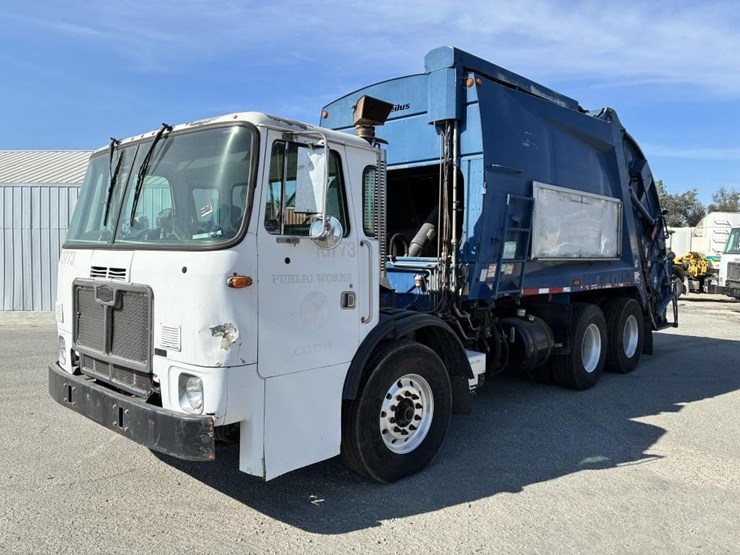 2010-autocar-xpeditor-image-1