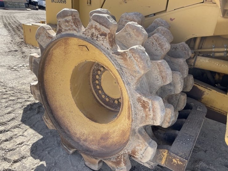 2006-caterpillar-815f-image-12