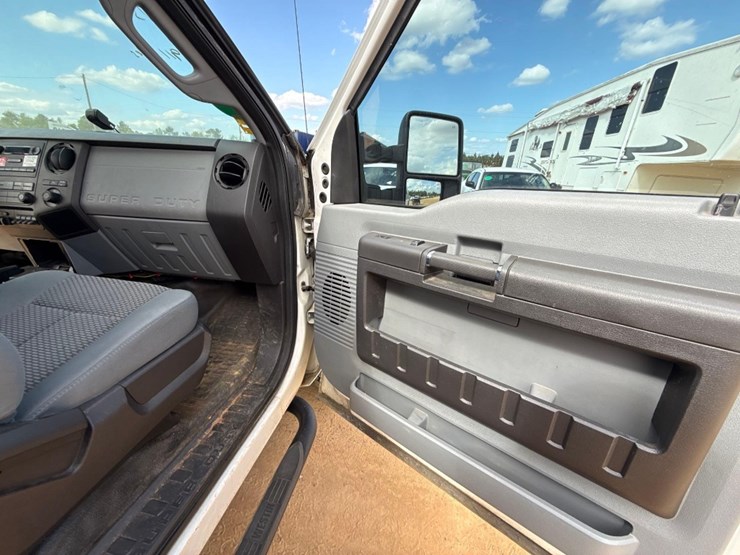 2015-ford-f250-xl-image-10