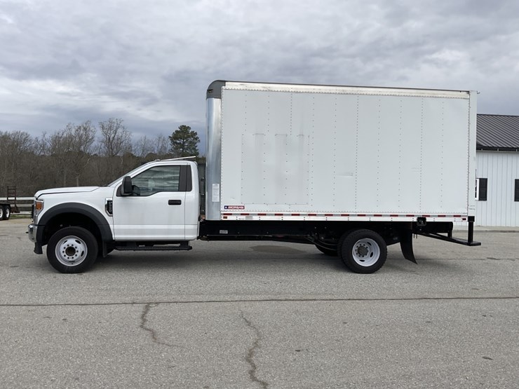 2021-ford-f550-xl-image-1