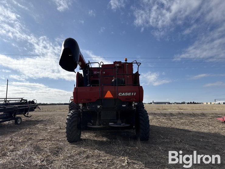2011-case-ih-6088-image-6