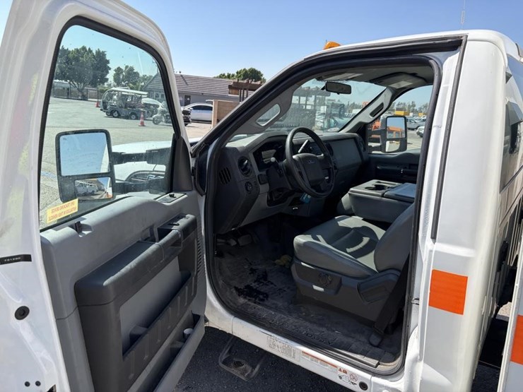 2012-ford-f450-image-10