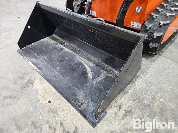 2025-massey-ferguson-730-image-16