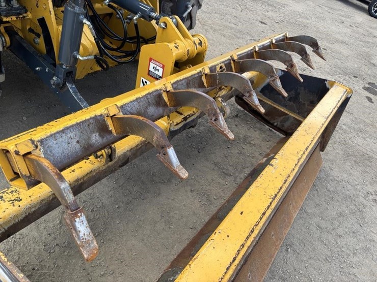 2018-deere-210lep-image-19