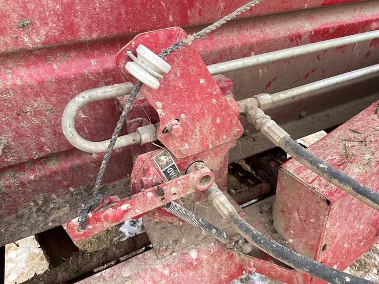 2020-new-holland-195-image-27