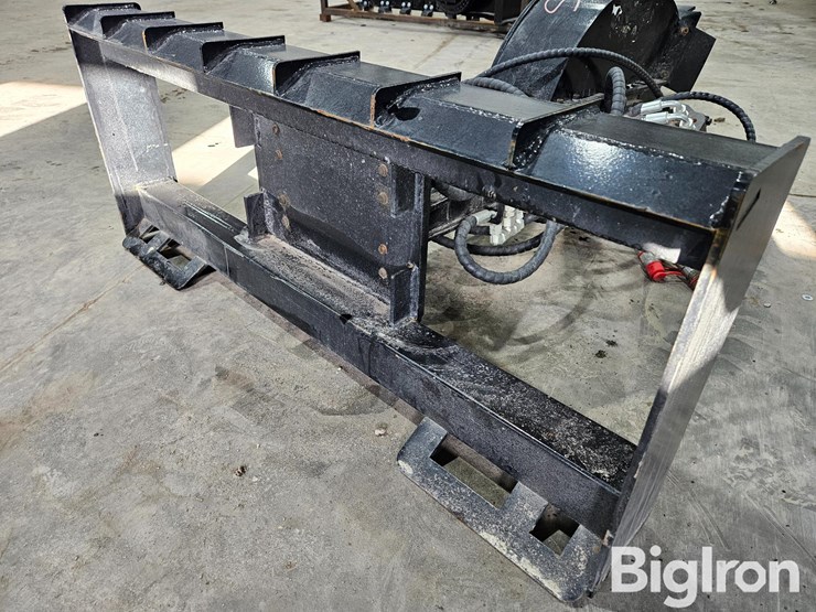 2025-massey-ferguson-730-image-9