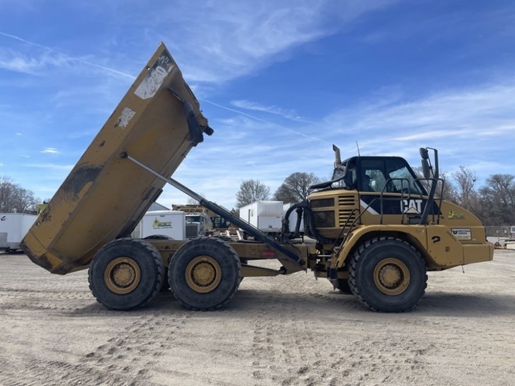 caterpillar-730-image-25