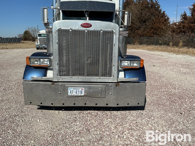 2000-peterbilt-379-image-15