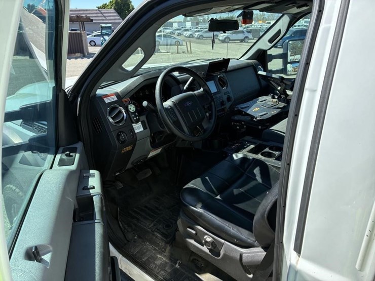 2016-ford-f550-image-10