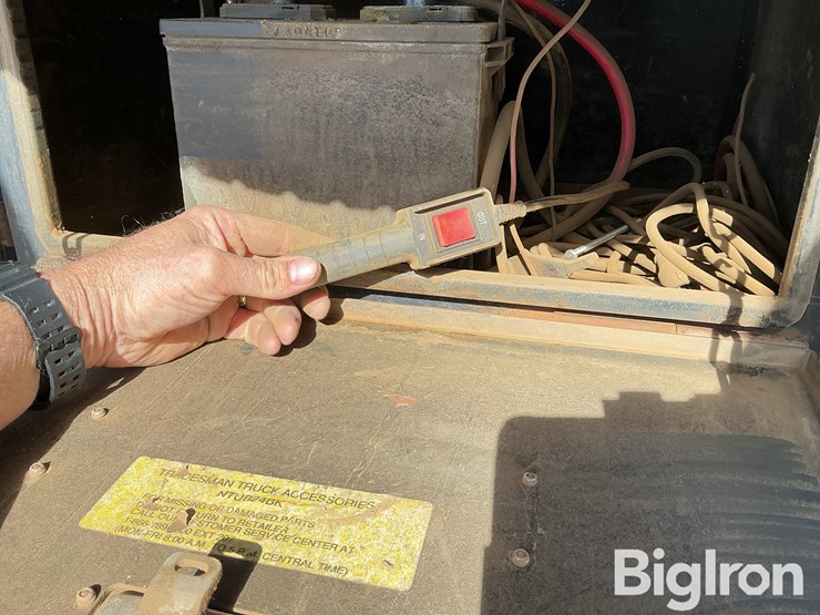 2009-titan-trailer-image-19