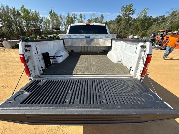 2019-ford-f150-xl-image-5