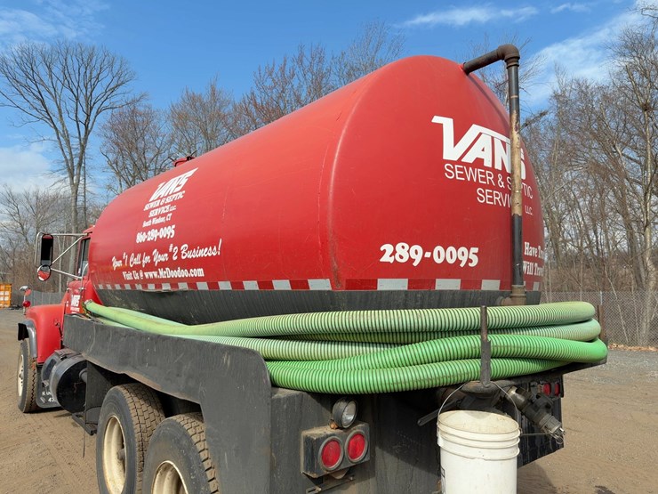 1983-mack-rd685s-image-18