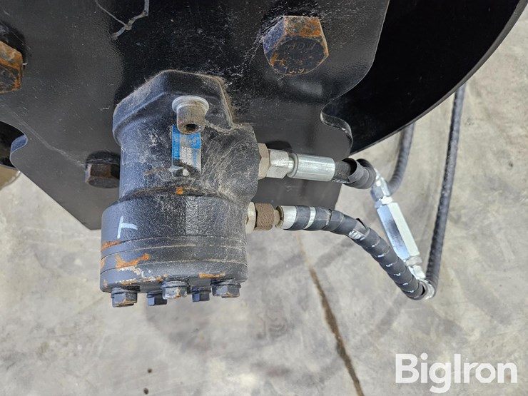 2025-massey-ferguson-730-image-9