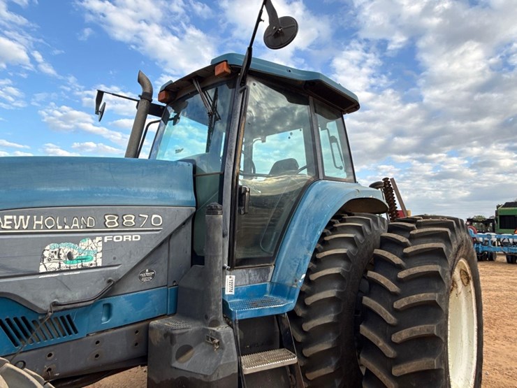 new-holland-8870-image-18