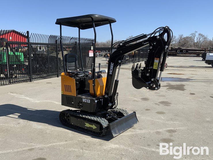 2025-massey-ferguson-730-image-3