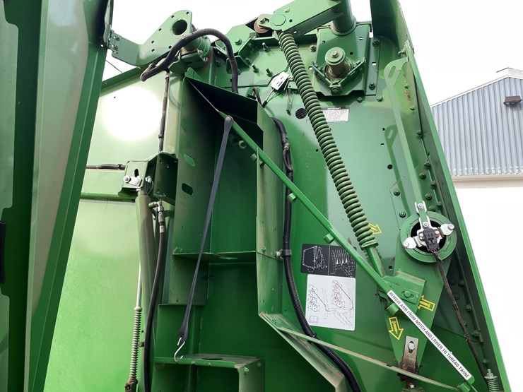 john-deere-560m-image-27