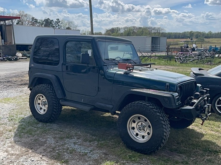 1997-jeep-wrangler-image-1