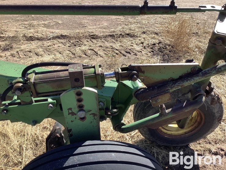 john-deere-8-image-11