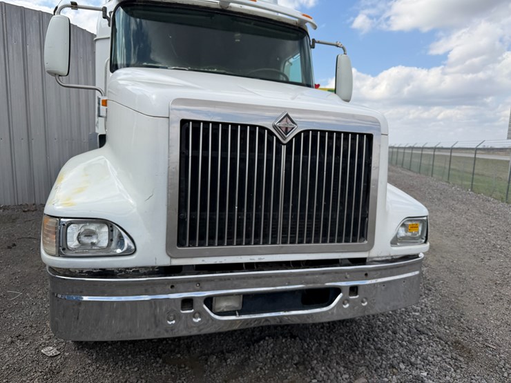 2002-international-9200i-image-37