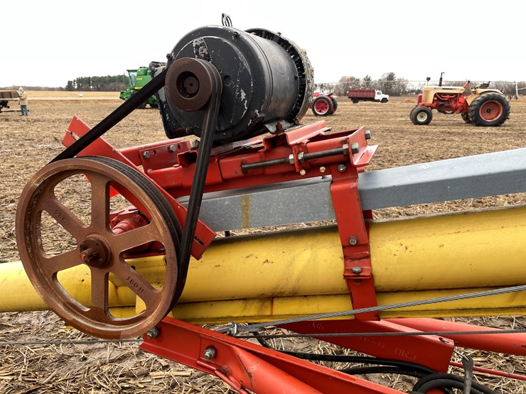 #117-•-westfield-6"-x-51'-wr60-51-grain-auger-image-9