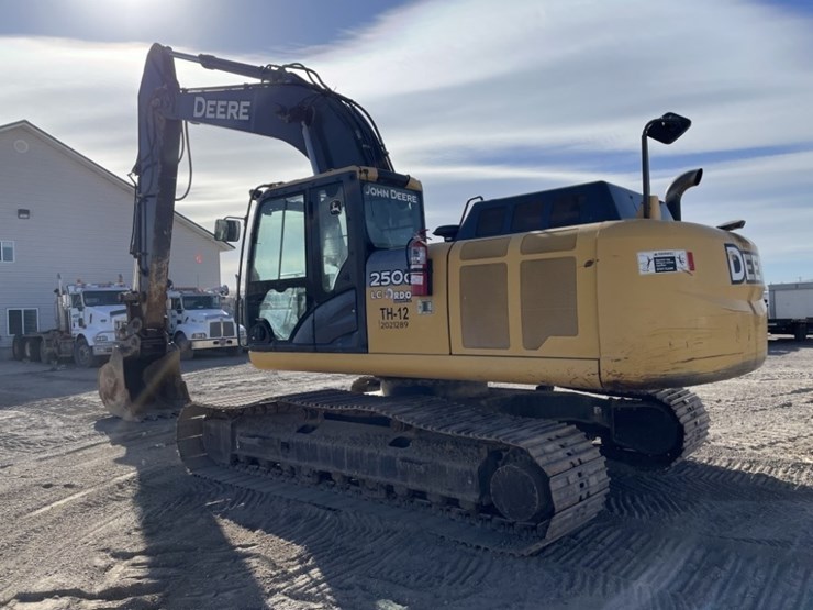 2012-deere-250g-lc-image-3