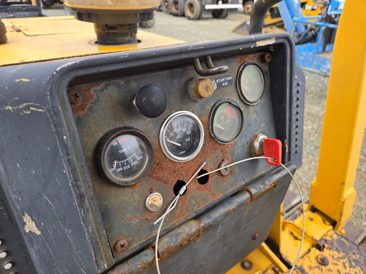 deere-550g-lt-image-40