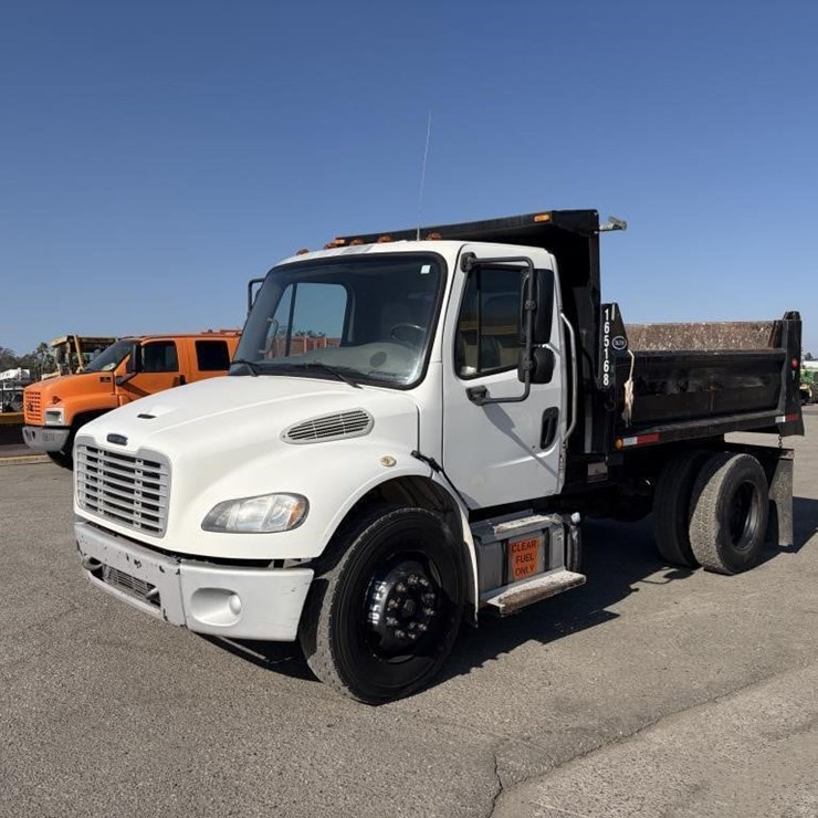 2018 FREIGHTLINER M2 106
