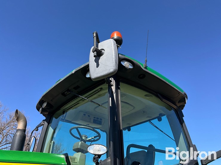 2013-john-deere-8310r-image-17