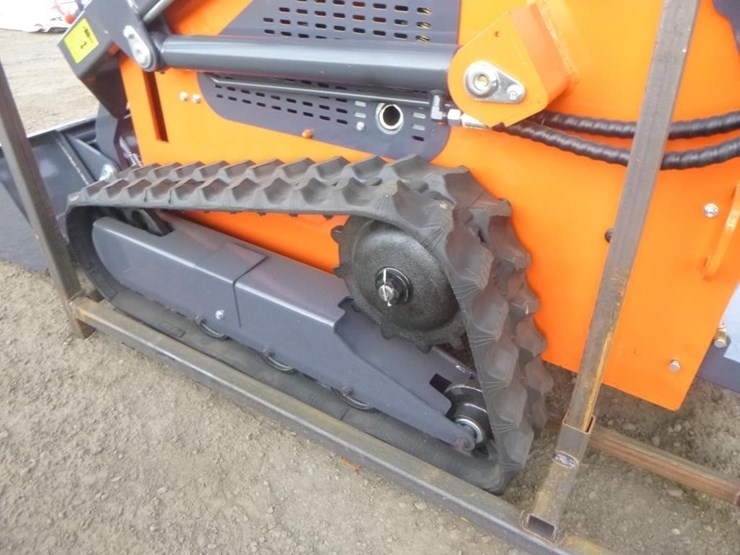 tpm-t460-skid-steer-track-loader-image-19