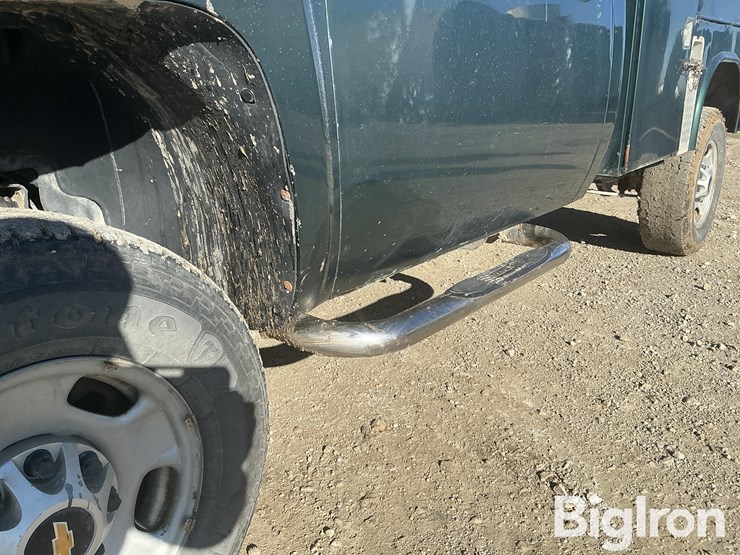 2011-chevrolet-k2500-image-17