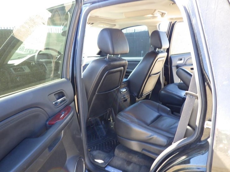 2009-cadillac-escalade-image-7