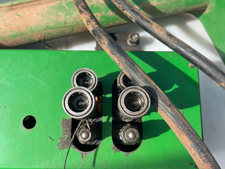 john-deere-840-image-9