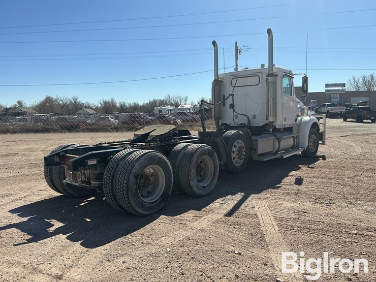 2017-freightliner-coronado-132-image-5