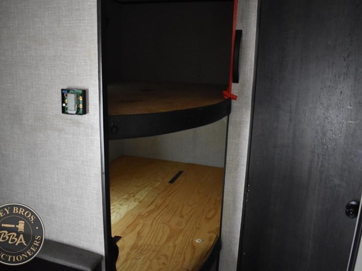 2022-jayco-jay-flight-264bh-42752-image-15