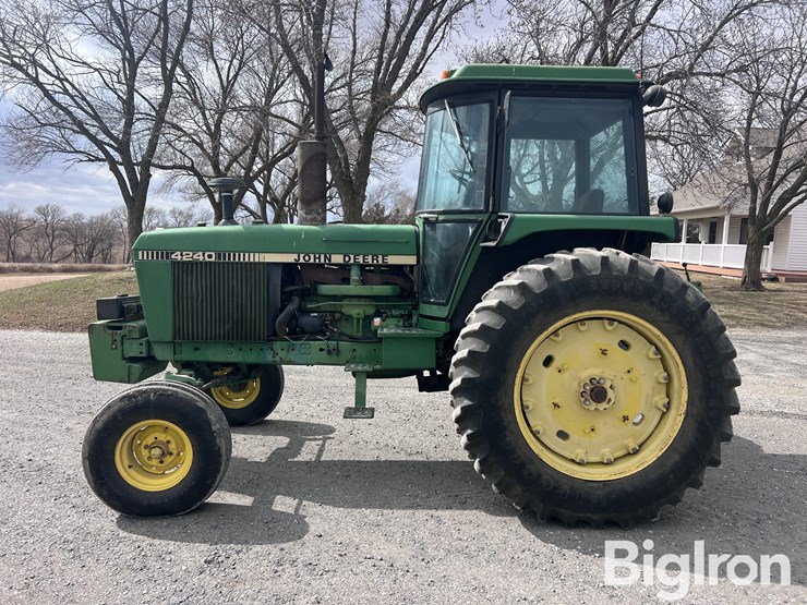 1982-john-deere-4240-image-8