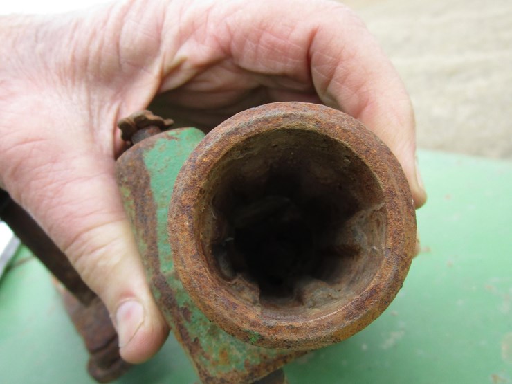 john-deere-224-image-12