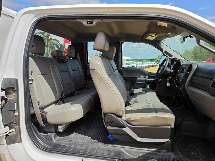 2017-ford-f450-xl-image-11