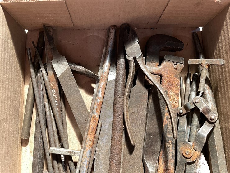 #2525-•-vinyl-chisels,-punches,-and-more-image-7