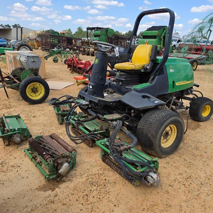 2005 JOHN DEERE 3235C