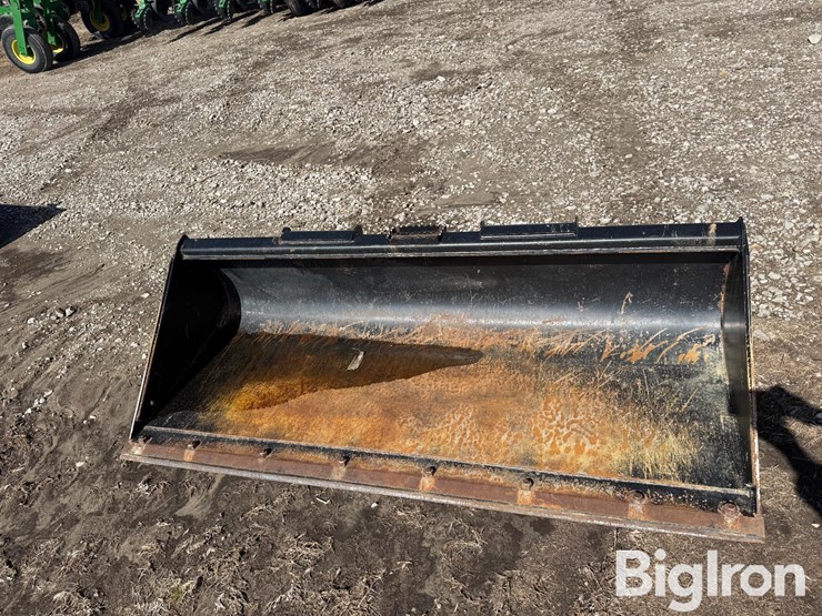 john-deere-c84-skidsteer-material-bucket-image-2