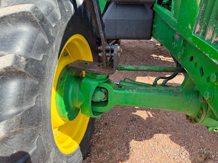 john-deere-7200-image-32